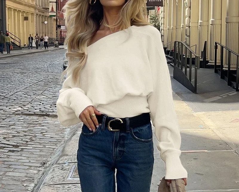 

New Sweet and Gentle Style with Slanted Edges, Small Off Shoulder, Versatile Long Sleeve, Simple Knitted Sweater for Women