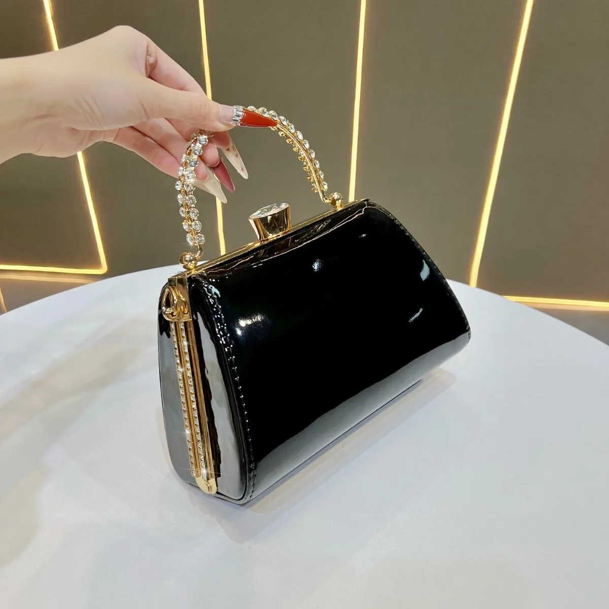 

New Diamond HandCelebrity Fashion Dress Bag HandWomen's Versatile Chain One Shoulder Crossbody Bag