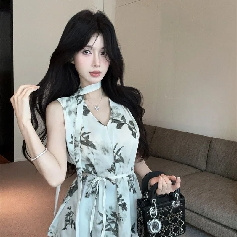 

Женская блузка с V-образным вырезом и принтом сари, без рукавов, с уникальным дизайном, с поясом на талии, красивый топ для лета, повседневный стиль, полиэстер