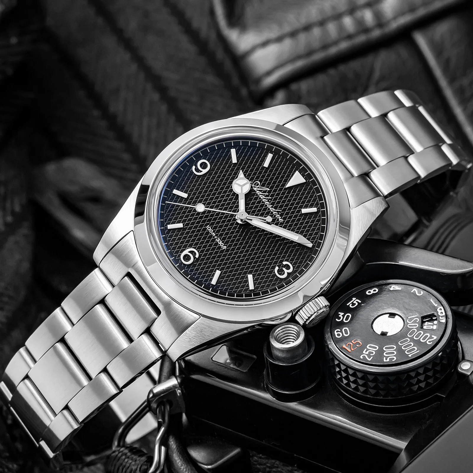

ADDIESDIVE 36mm Men's Analog Watch Bubble Mirror Glass 100m Luminous Men's Quartz Watches with Stainless Steel Bracelet AD2096