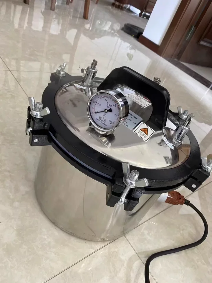 Compact design of portable steam sterilizers for laboratory tools and maniura equipment