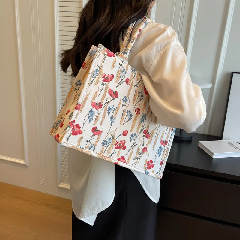 Large Capacity Women Fashion Flower One-Shoulder Armpit Bag Casual Commuter Tote Bag