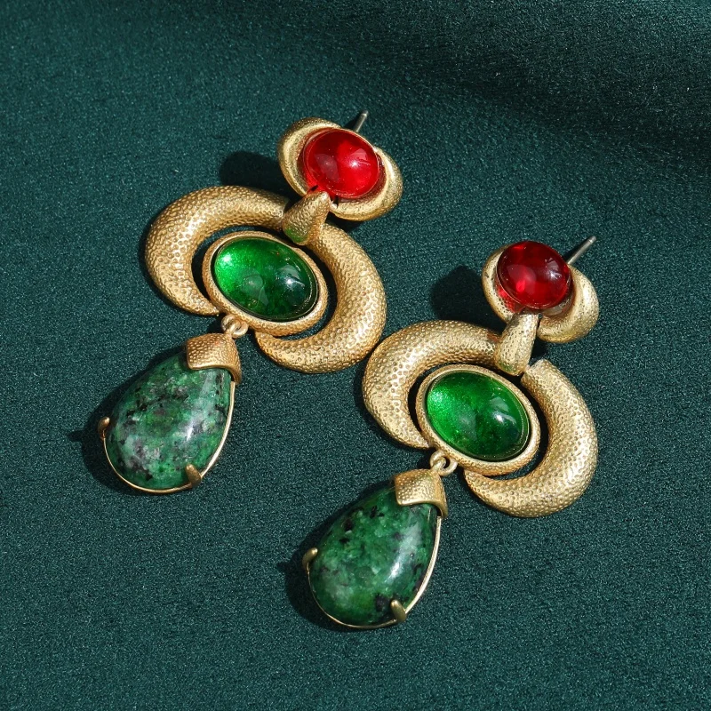 

Large Green Stone Drop Earring Vintage Pendant Gold Color Rhinestone Cow Horns Style Designer Antique Luxury Women Charm 2026