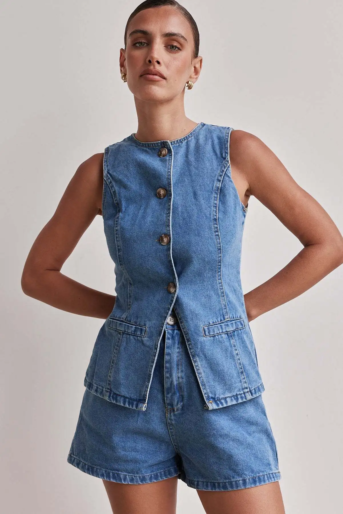

Female denim sleeveless vest+cinched loose denim shorts set