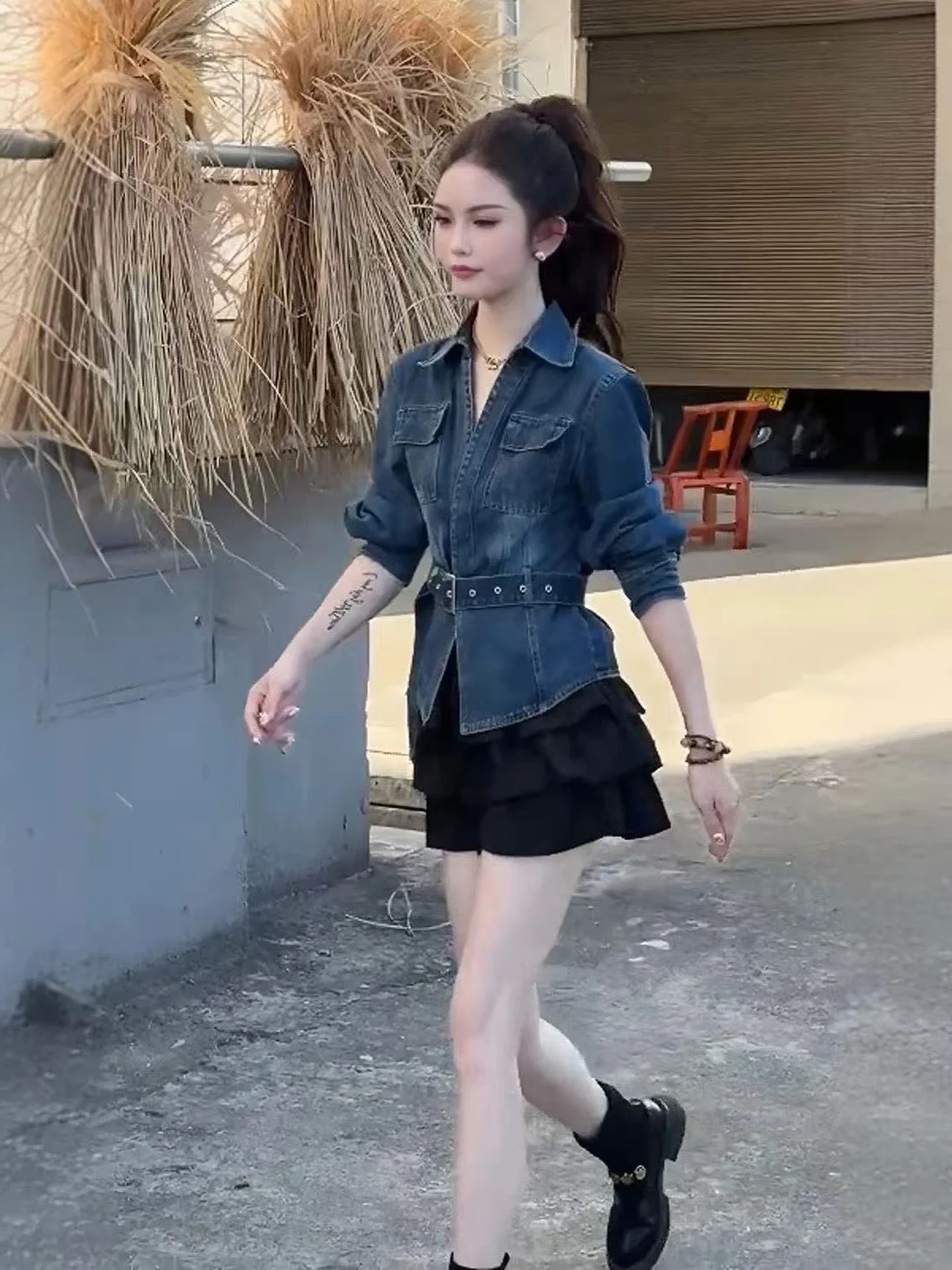 Retro Hong Kong Style Slim Fit Denim Jacket Women's Short Coat Collar Stand up Waist Design Autumn New Fashion Small Size