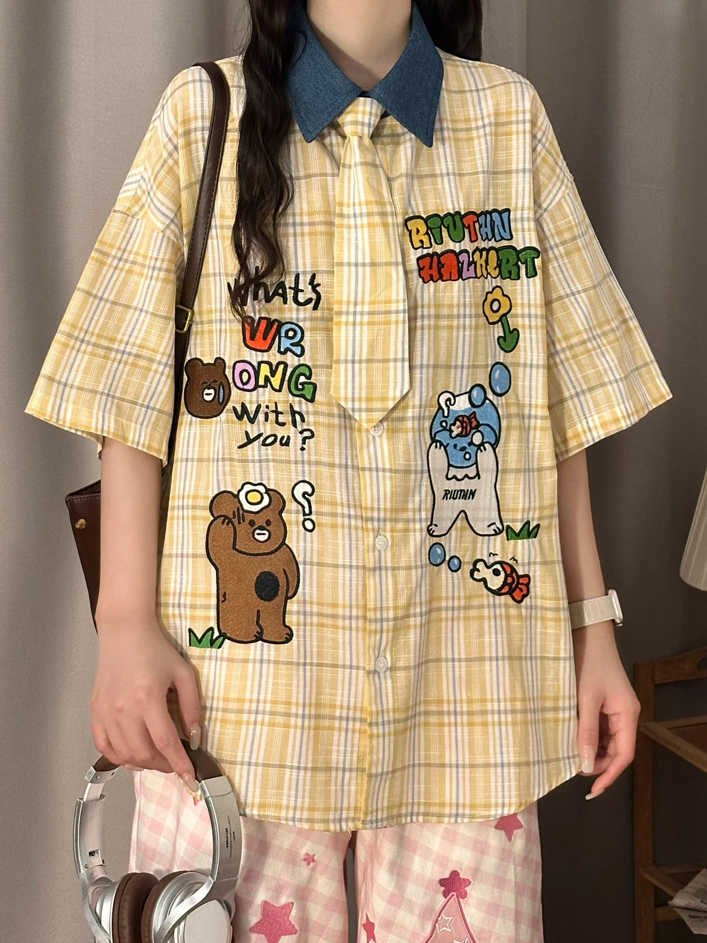 

Original Japanese Cartoon Bear Embroidered Loose Women's irt ort Sve Plaid Pattern Breathable Cotton Polyester Blend