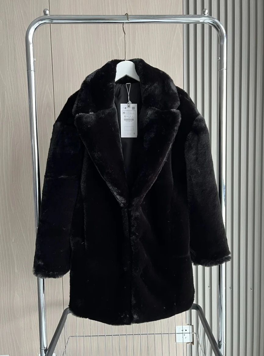 

Winter Women Elegant Black Lapel Faux Fur Coat Soft Thick Warm Jacket Casual Outerwear Long Coat