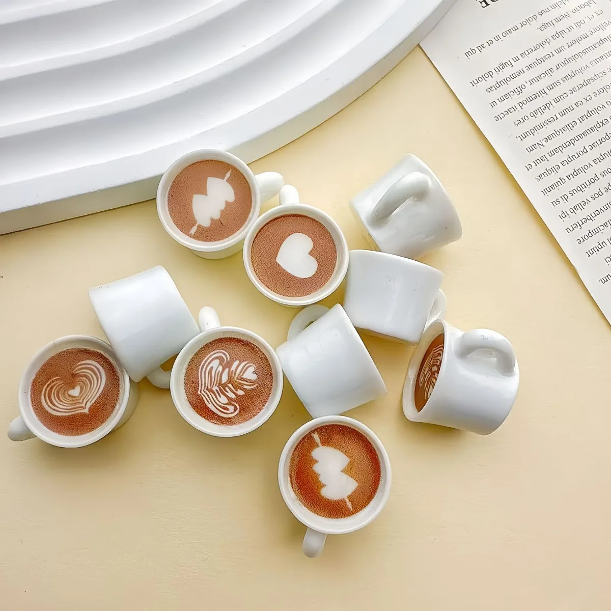 SW06 Novedad de Moda: Encantadores Dijes de Resina 3D con Diseño de Taza de Café Latte Art, Colgantes para Tazas, Collares, Llaveros, Cuentas para Joyería DIY y Casas de Muñecas