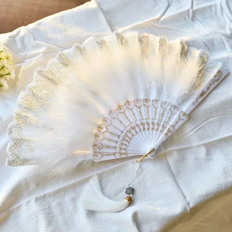 

Chinese Style Vintage Retro Foldable Hand Fan Feathers Lace Folding Handheld Fan for Dance Wedding Decoration Party Favor Gifts