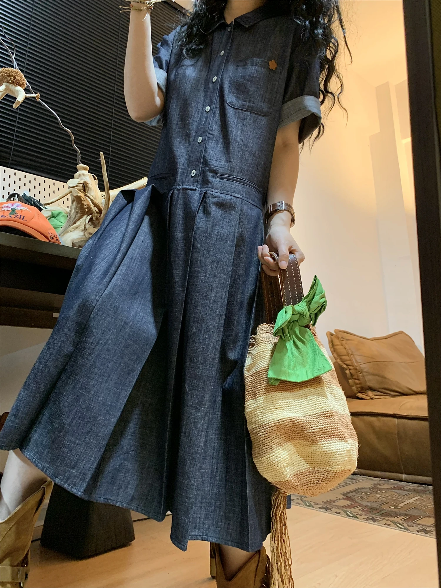 

QinEition Vintage Denim Pleated Midi Dress Women's Design Sense Shirt Collar Skirt Casual Short Sleeve Loose Fit Single Button