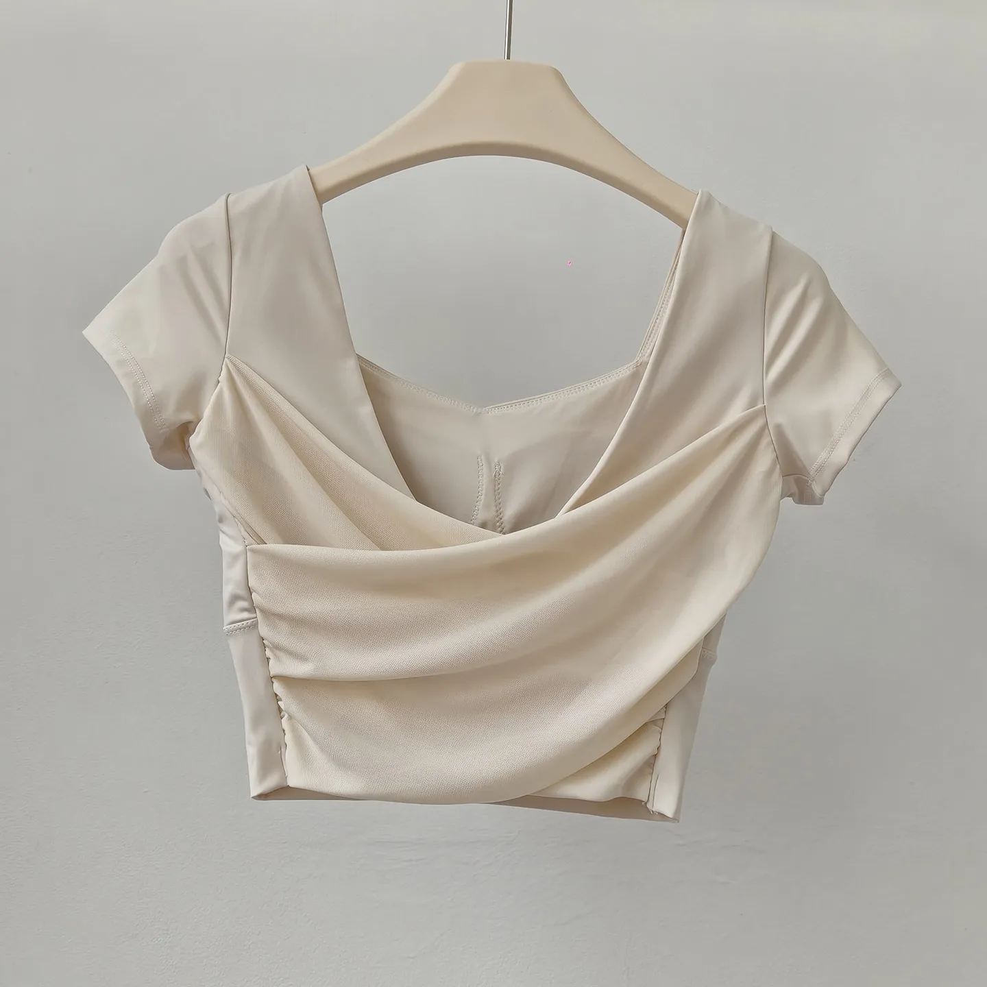 Gepolsterte Yoga-Shirts für Damen, kurzärmeliges Sport-Crop-Top, Fitness-Workout-T-Shirt, sexy, kurzes Laufshirt, Sportbekleidung für das Fitnessstudio. – Detail 12