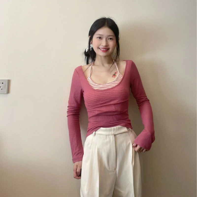 女性と女の子のための韓国のスタイリッシュなセット、ストライプのデザイン、だぶだぶで居心地の良いストリートウェア、セクシーで肌に優しい、年齢を減らす