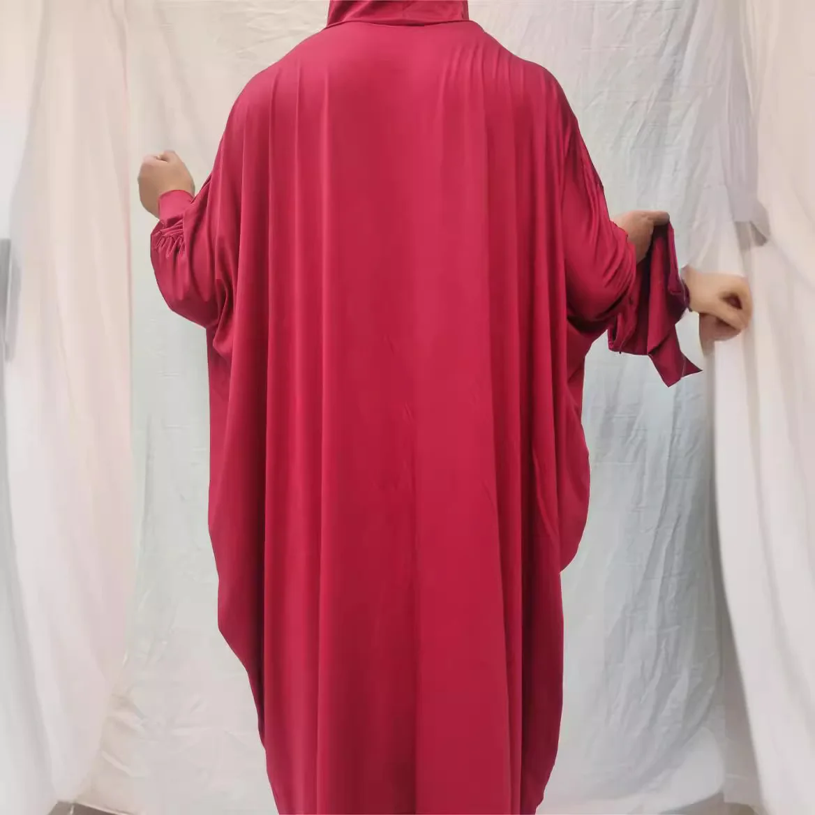 2025 Ramadan Kebaya Dubai solide modeste islamique moyen-orient et asie du sud-est vêtements pour femmes musulmanes avec manches chauve-souris à capuche