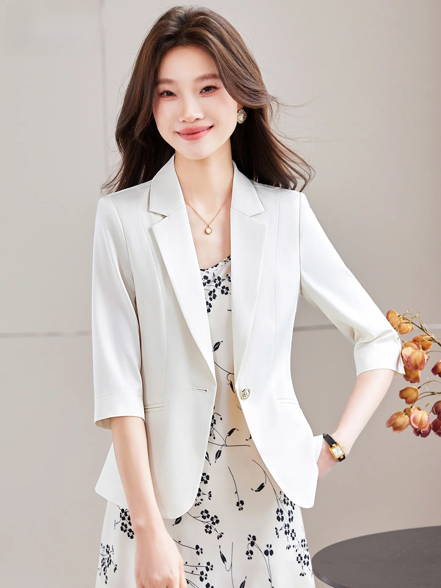 

Повседневный женский пиджак из шелковой смеси, приталенный крой, тонкий, с пуговицами, на подкладке из полиэстера, удобный для поездок на работу