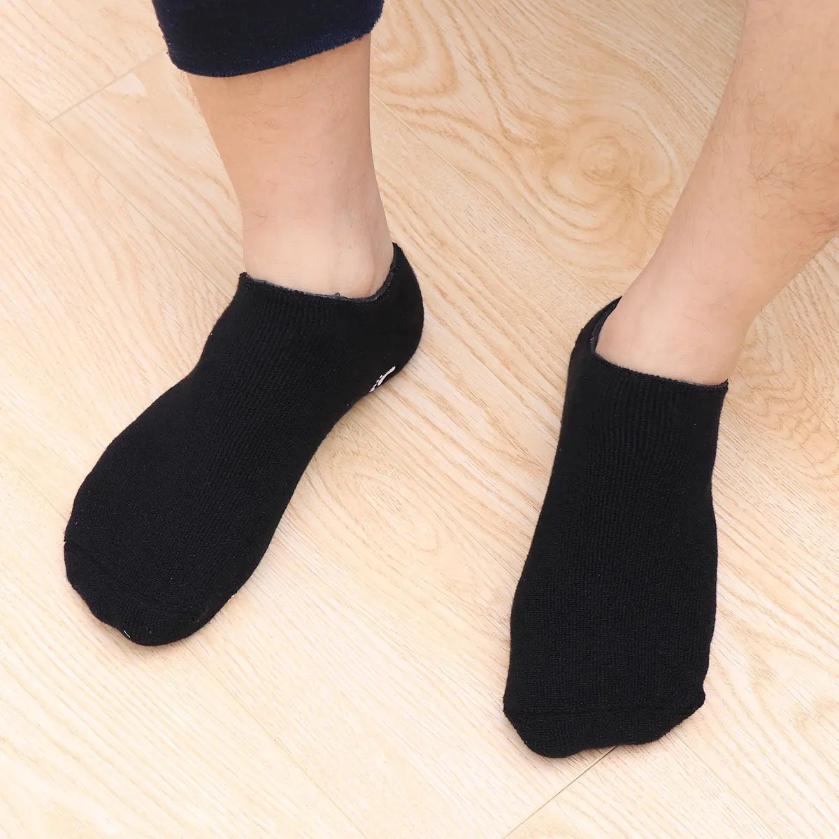 4Pcs Moisturizing Socks Foot Whitening Gel Spa Socks Hydrates Dry Rough Skin Improves Balance Long Standing High Heel Wearers