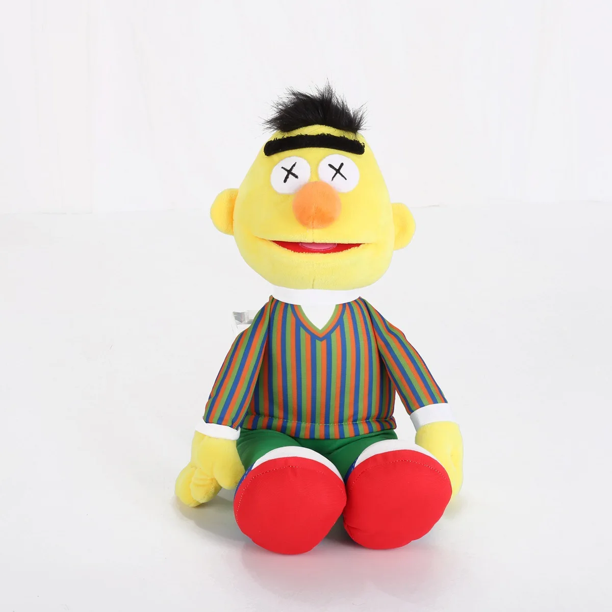 Fashion Clothing Store and Classic Animation Co-branded Plush Toys, Dolls, Children\'s Cloth Dolls, Limited Edition Collectible