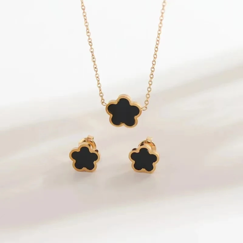 2 pieces/set women\'s flower stainless steel pendant necklace earrings 2023 popular five-leaf clover new fashion jewelry set