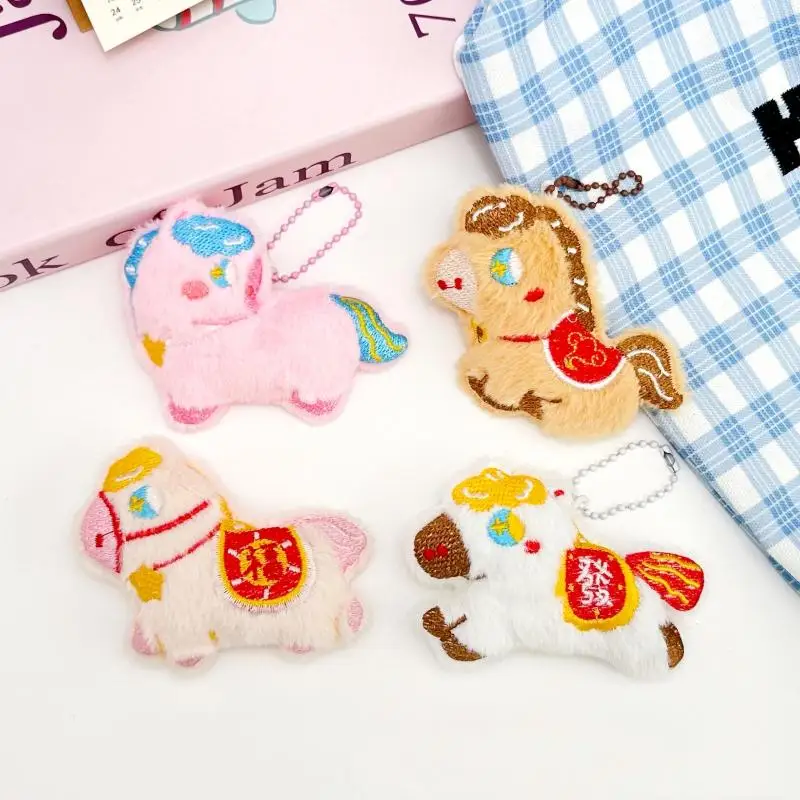 1Pc Cartoon Leuke Pluche Pony Pluche Sleutelhanger Kawaii Paard Rugzak Hanger Jaar Van Het Paard Mascotte Decoratie Accessoires Gift