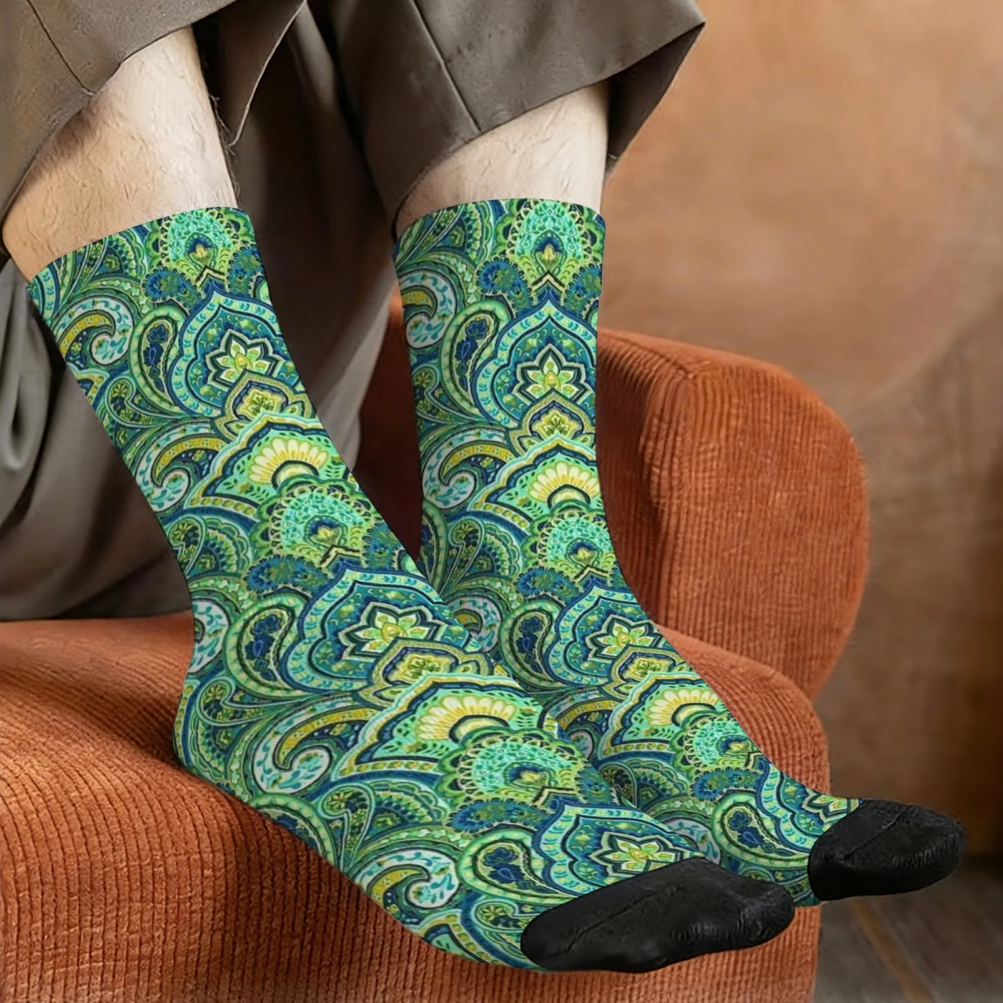 Retro green paisley patterned men's socks, novel Harajuku street style casual socks, perfect for crazy parties and holiday gifts