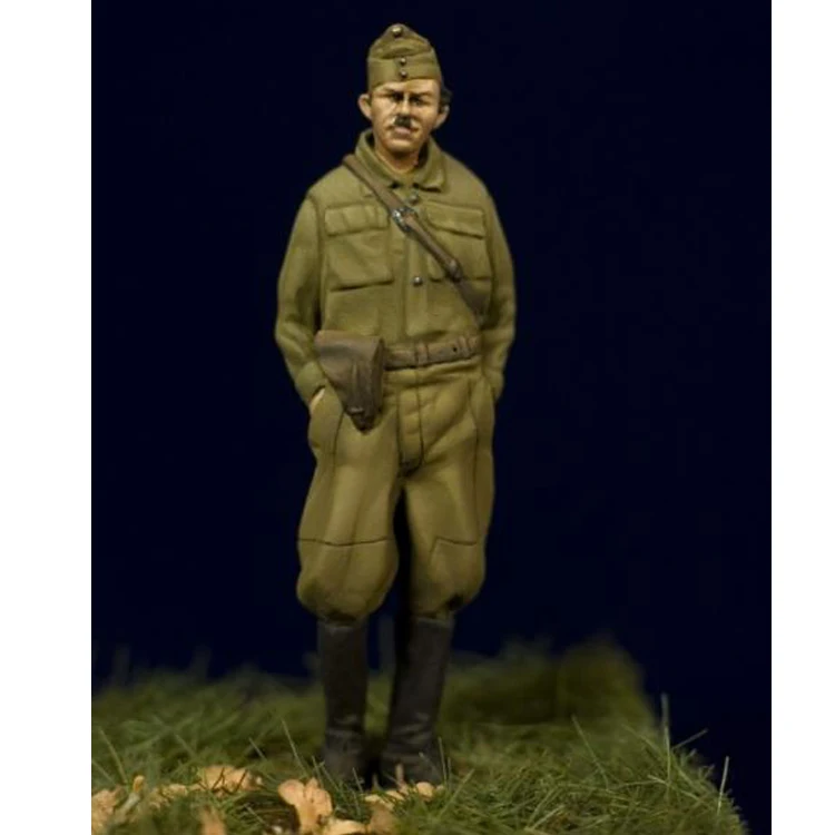 1/35 Resin Model figure GK Soldier Hungarian AFV crewman WWII Military Unassembled and unpainted kit