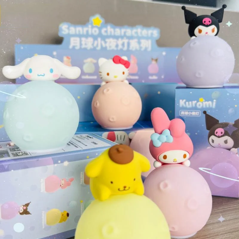 

Новинка Sanrio светящаяся ночью яркая коробка Kuromi Mymelody Cinnamoroll Kitty помпон Purin аниме экшн-модель игрушки для детей подарок