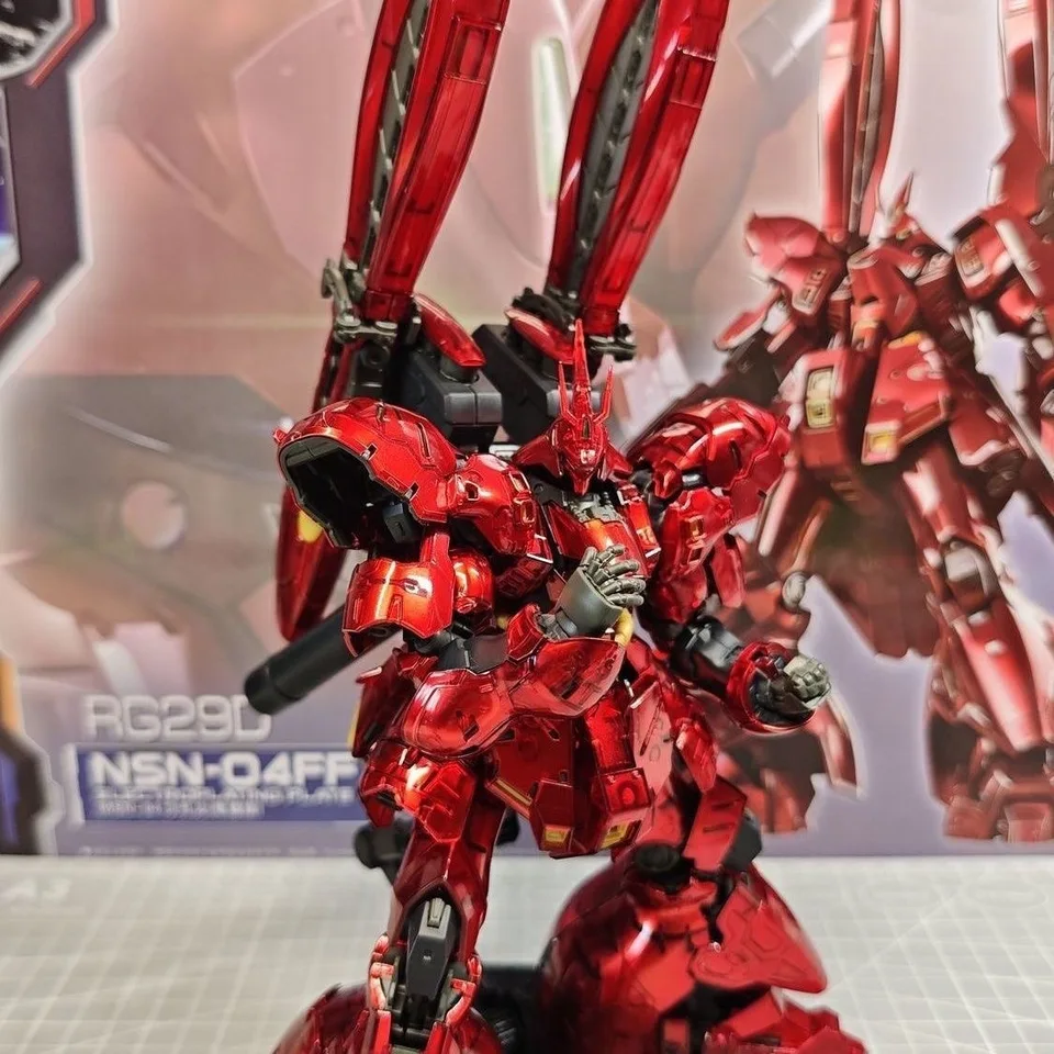 Figura de Acción Star Sazabi MSN-04FF 1/144 Bandai
