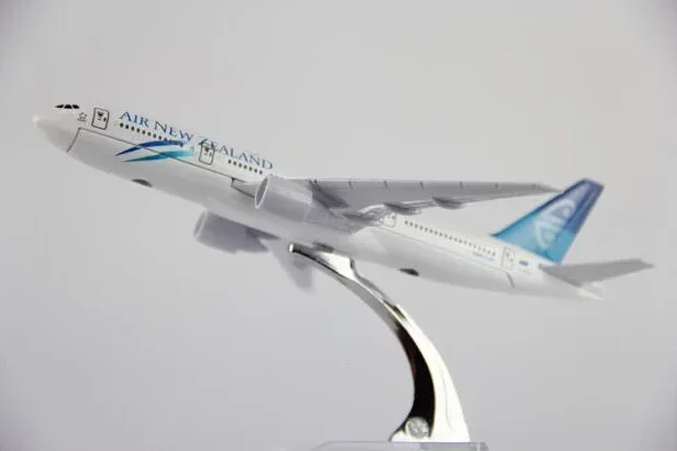 hot sell 16cm plane model B747  Air New Zealand aircraft B747 Metal simulation airplane model for kid toys Christmas gift