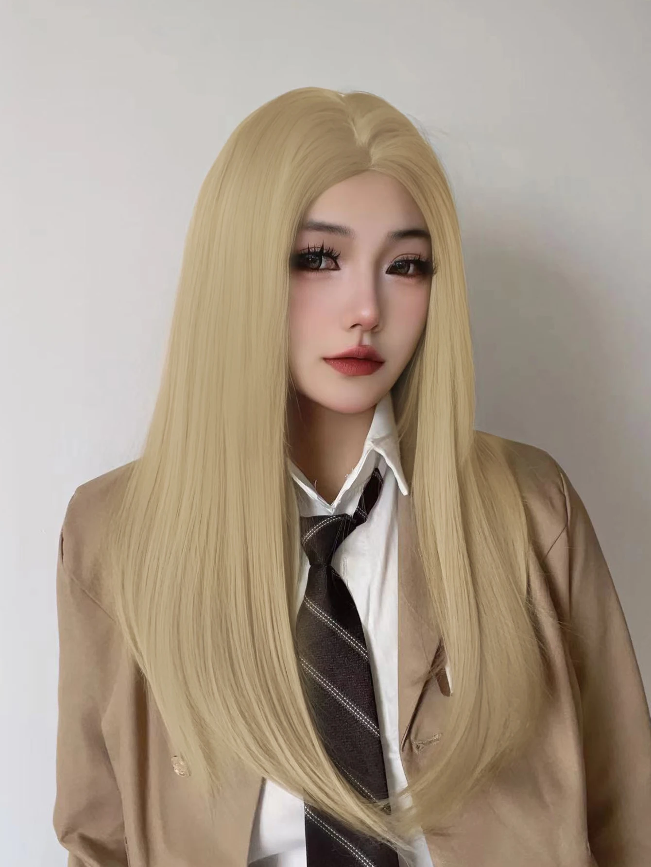 24Inch Blonde Golden Lolita Preppy Style Synthetic Wigs Middle Part Long Straight Hair Wig for Women Daily Use Heat Resistant