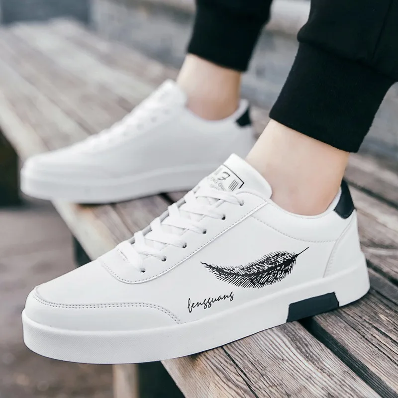 

White Shoes Men 2025 Summer New Korean Version Fashion Board Shoes Breathable Light Sneakers White Sneakers Men Sapato Masculino