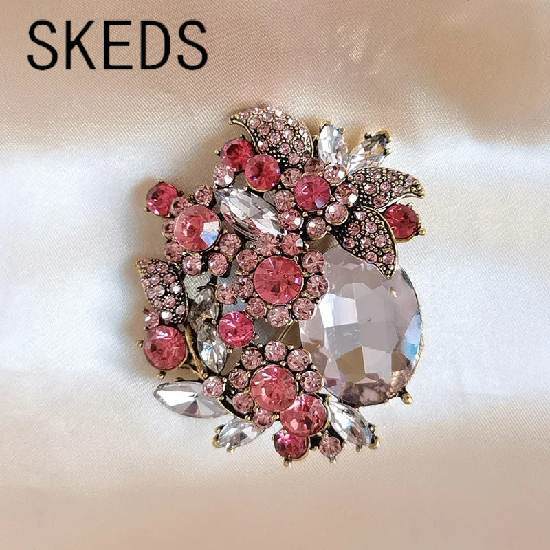 SKEDS Luxury Exquisite Women Girls Full Crystal Flower Brooches Badges Gorgeous Rhinestone High Quality Lady Pins Corsages