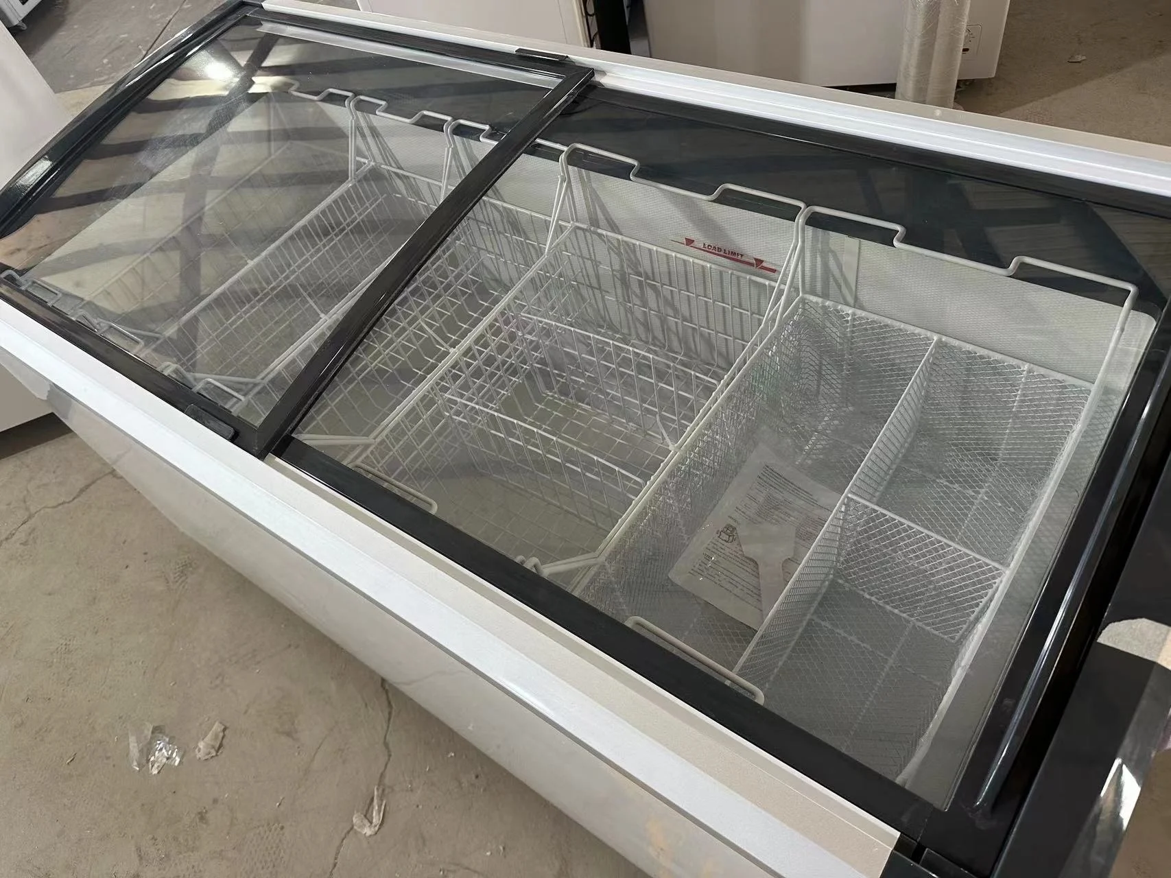 220V50Hz Commercial Supermarket Fridge Ice Cream Sliding Curved Glass Door Display  408L