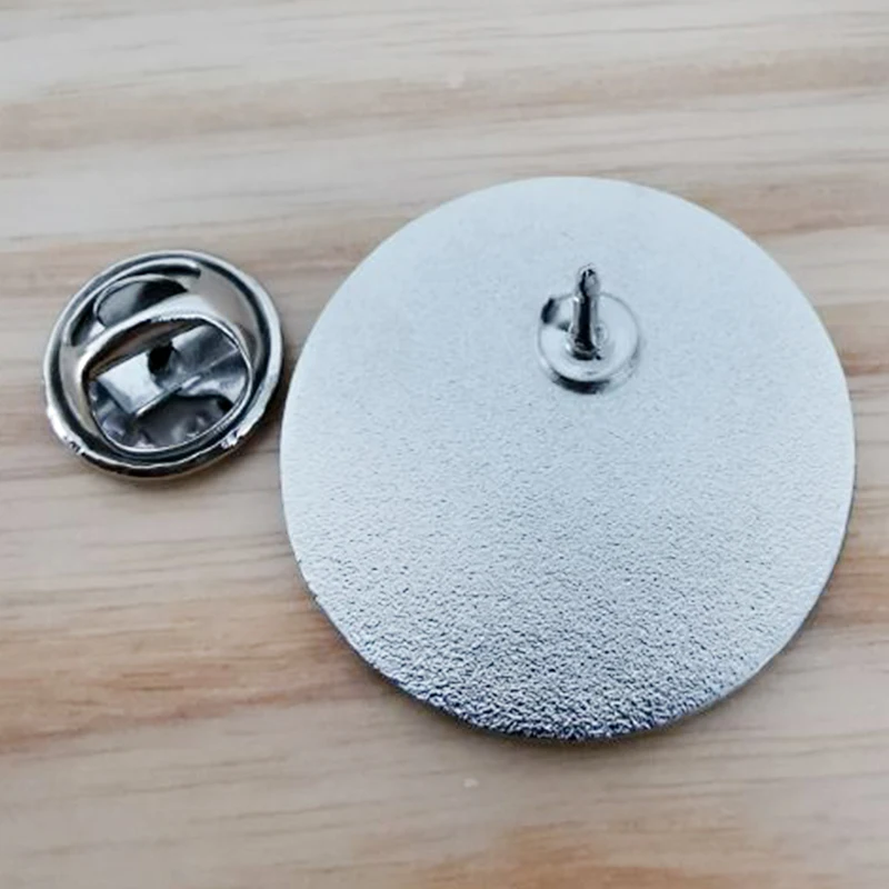 Watch Dogs I am Dedsec skull logo badge buttons pins view 2