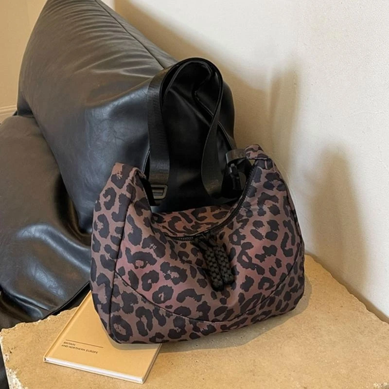 

A3PE Elegant Shoulder Bag Designed For Modern Women Crossbody Dumpling Bags With Adjustable Strap For Various Occasion