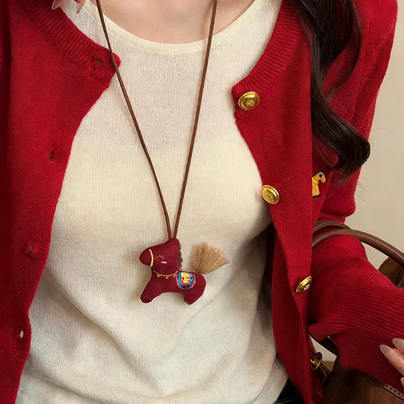 

Cute Cartoon Cloth Muppet Small Horse Pendant Necklaces for Women Autumn and Winter Long Sweater Chain Charm Jewerly Gift