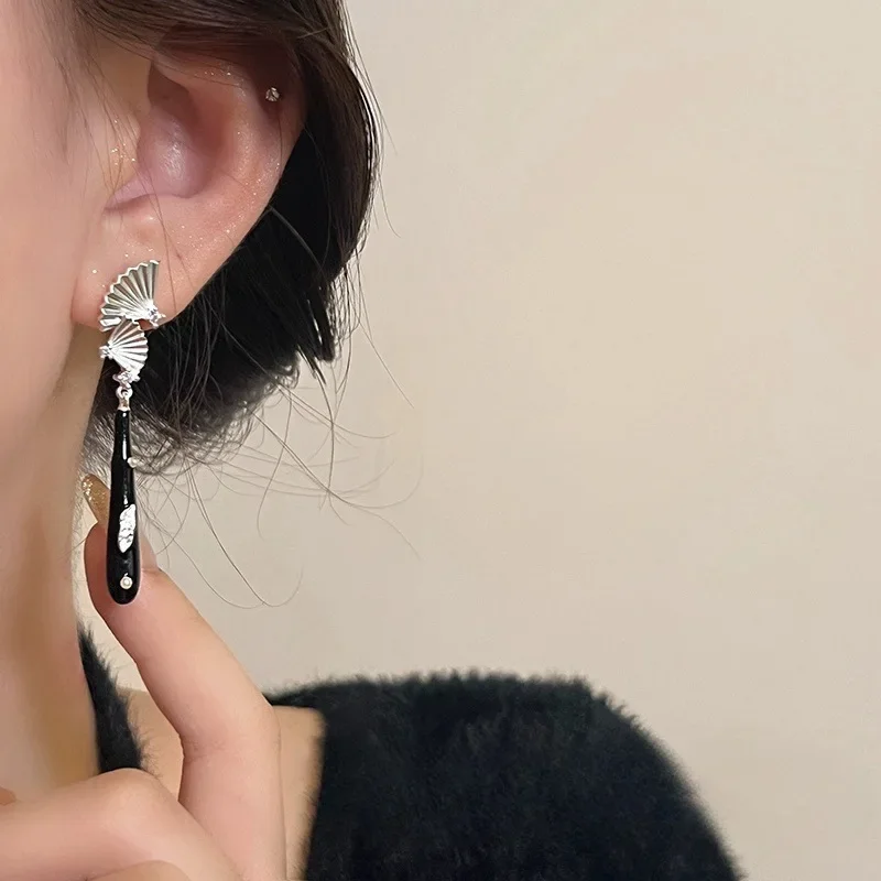 New Chinese Style Sweet Cool Long Fan-Shaped Pendant Drop Earring for Women Exaggerated Girl Gift Rock Jewelry Wholesale
