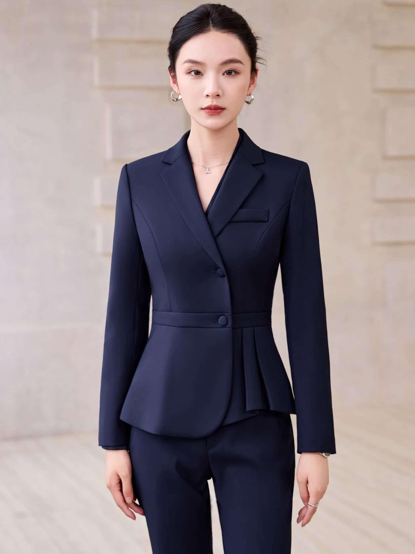 

Синий деловой костюм для женщин: весенне-осенний комплект премиум-класса для профессиональных сотрудников отелей, администраторов ресепшн, сотрудников ювелирных магазинов, униформа для работы.