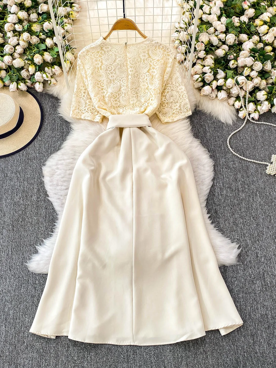 فستان أنيق من الدانتيل برقبة على شكل حرف v للنساء بخصر عالٍ وخصر مجمع صيفي من الحرير والساتان وأكمام قصيرة على شكل حرف a للحفلات