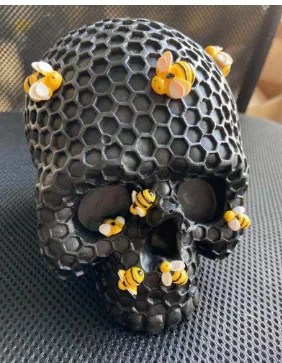 

Manufacturer's direct supply of resin skull bee skull head Halloween decoration creative crafts