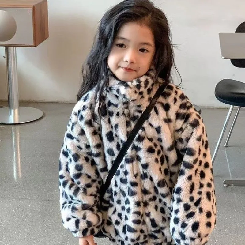 

Детская зимняя куртка из искусственного меха с леопардовым принтом, утепленное теплое пальто 2025 года для маленьких девочек, осенне-зимняя уличная одежда с капюшоном