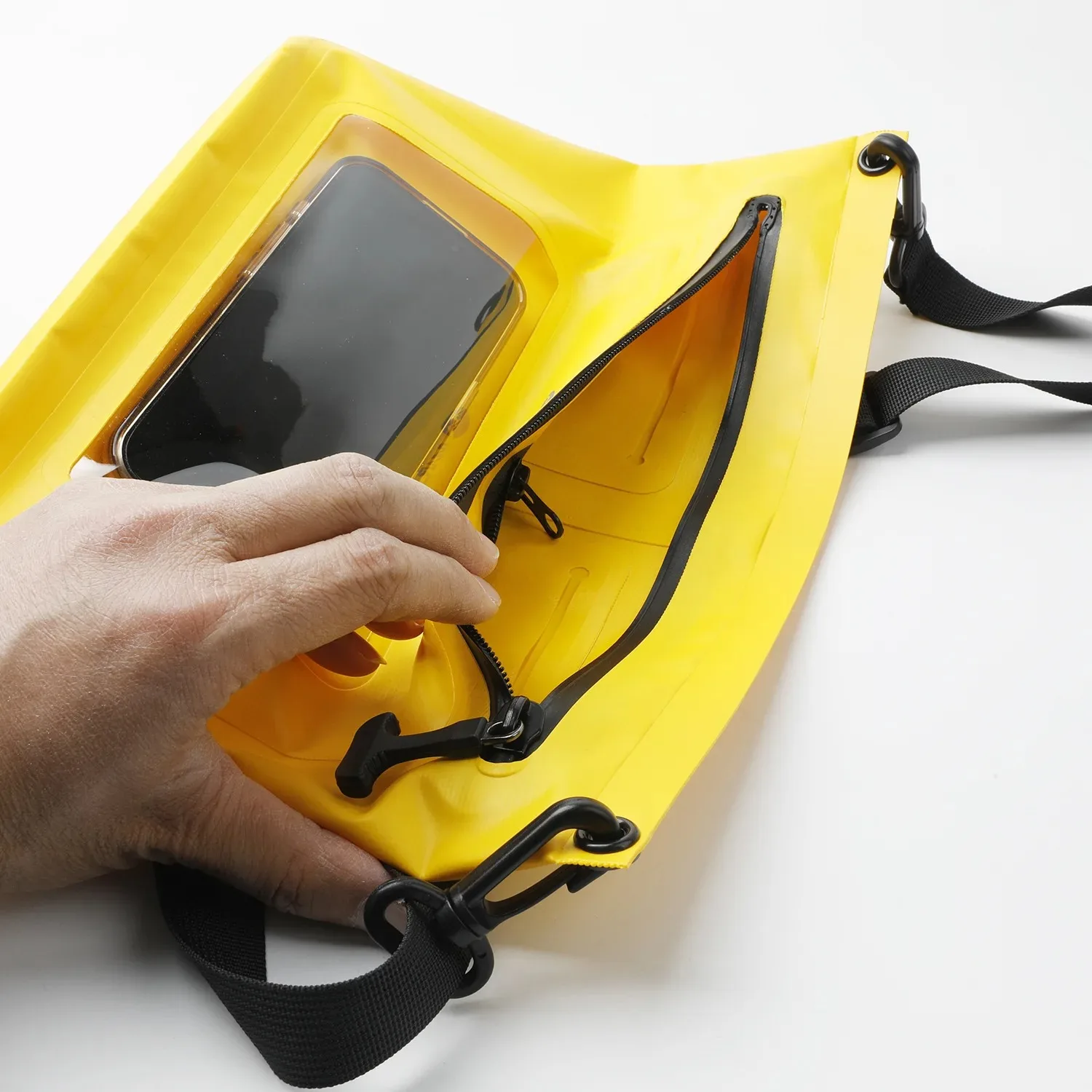 Рисунок 4 - Сухая сумка с сенсорным экраном