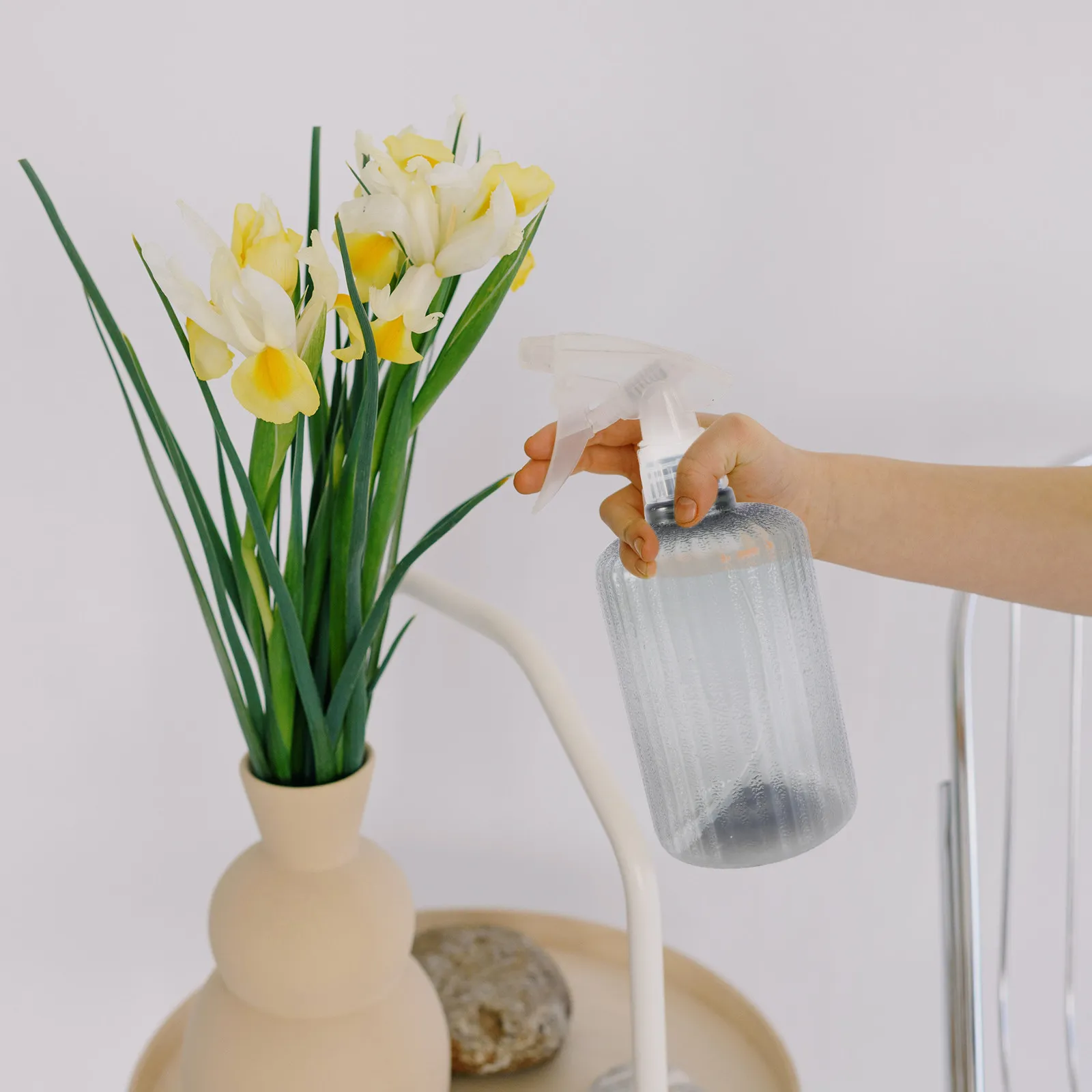 1Pcs Spray Bottle Plastic Sprayer with Long Spray Distance Gardening Watering Home Cleaning Tool Refillable Bottles