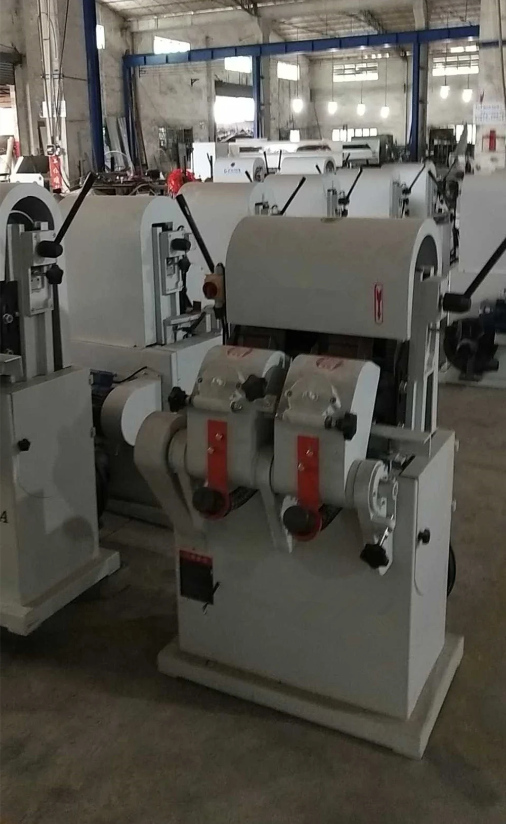 Woodworking Round Rod Sanding Polishing Machine Wood Stick Single and Double Belt Wooden Pole Stick Deburring Sander Polisher