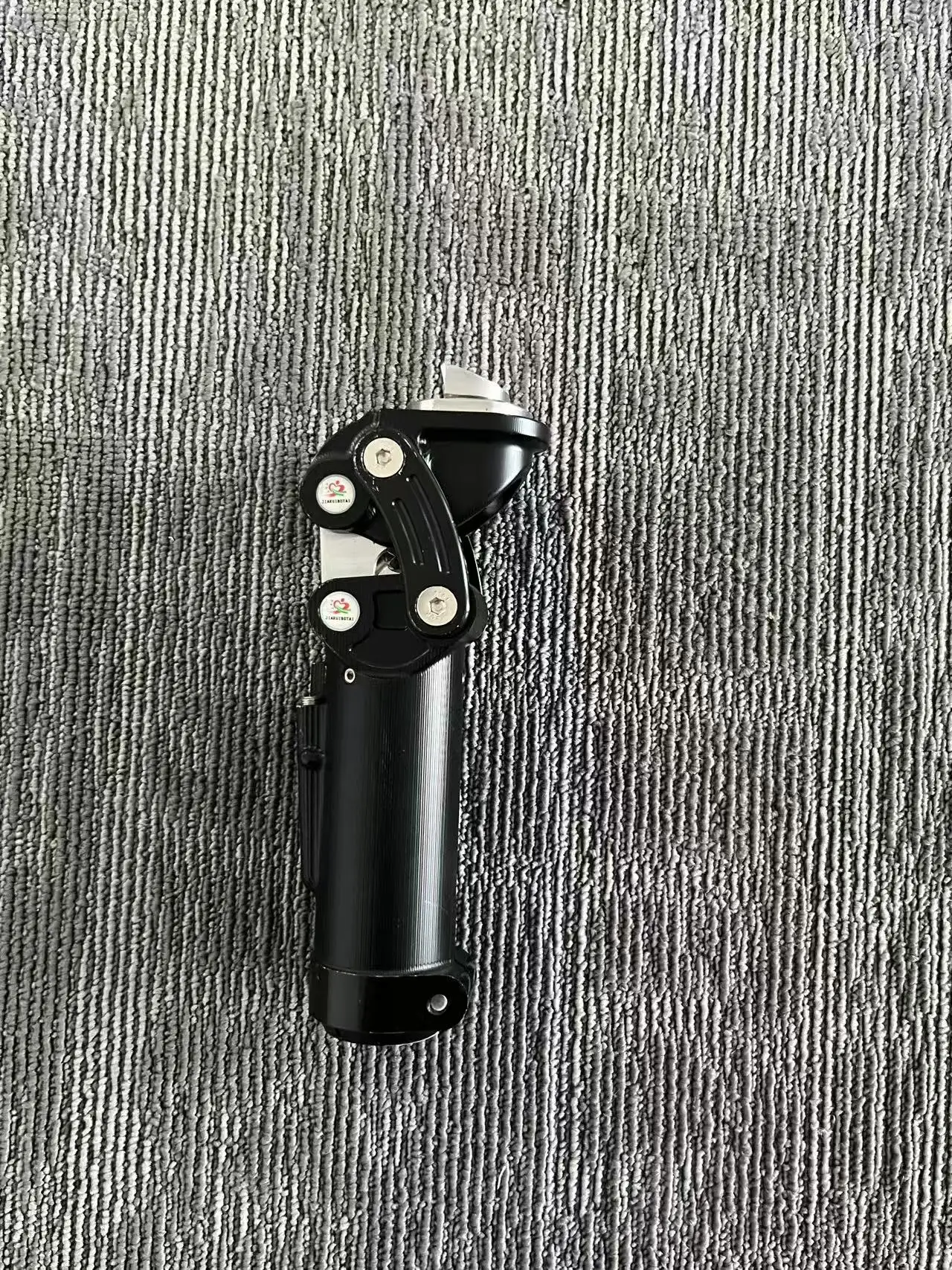 Four-Bar Linkage Pneumatic Knee Joint For Prosthetic Legs Artifical Limbs