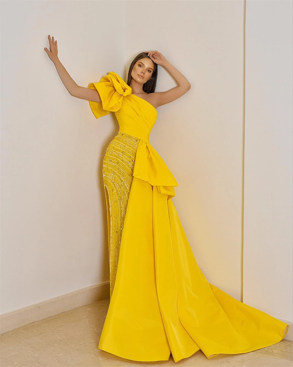

Customized Soft Yellow Satin Evening Dress Classic One Shoulder Sleeveless Homecoming Dress Court Train Bespoke Occasion Gowns