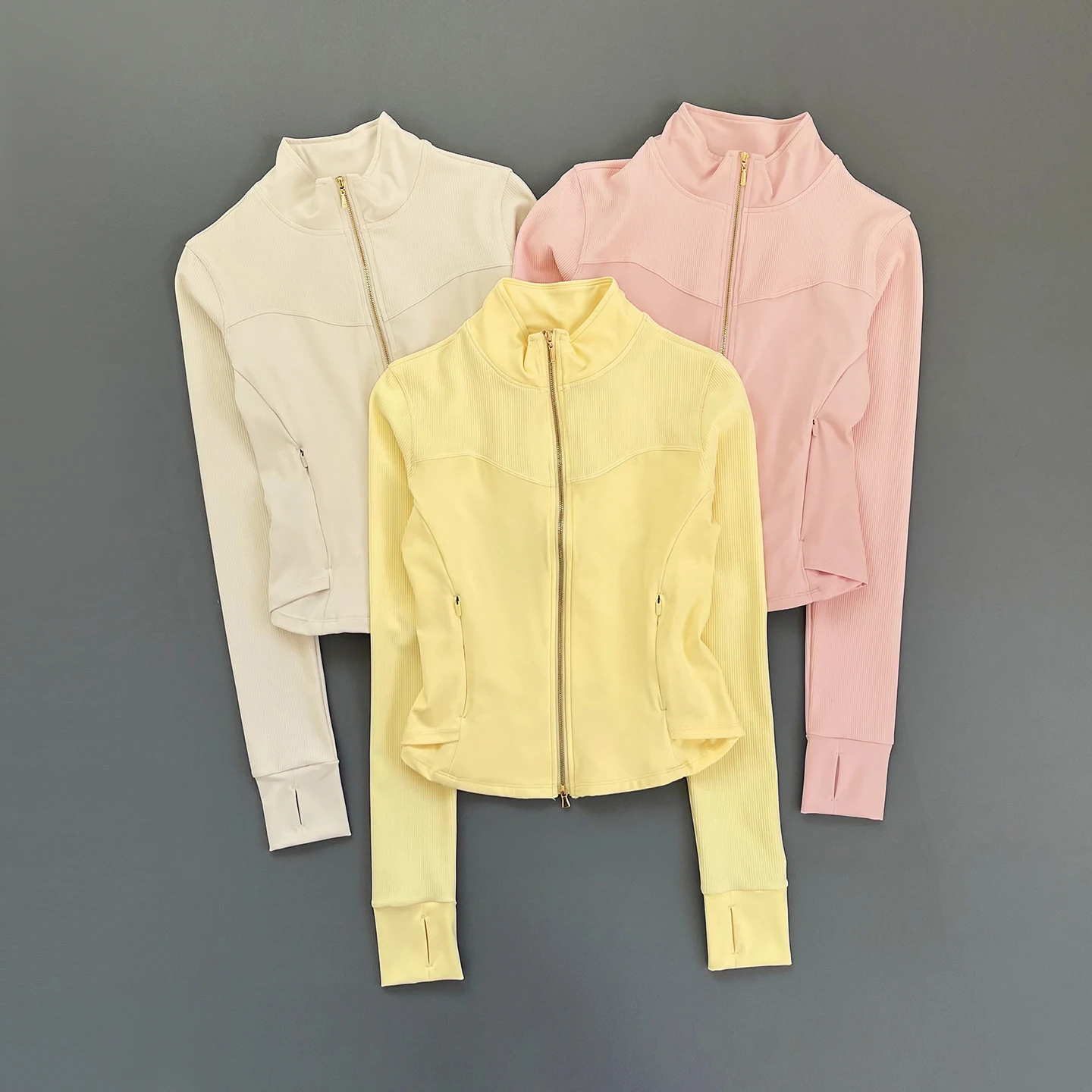 

Women Ribbed Spliced Zip Up Sports Jacket Stand Collar Slim Thumb Hole Pocket Cropped Yoga Fitness Top