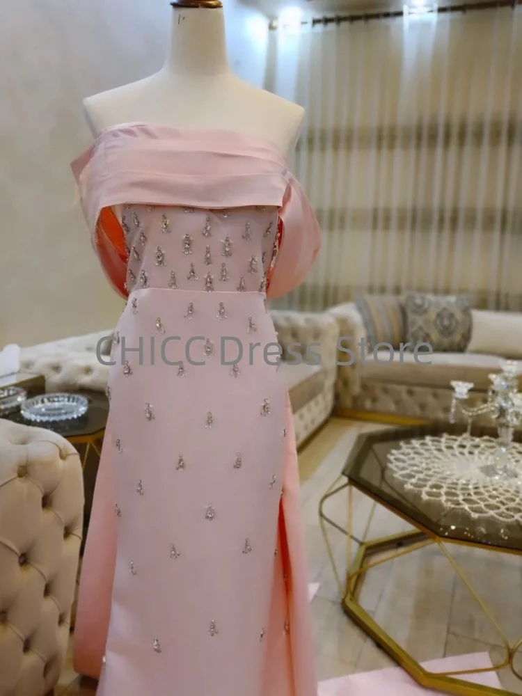 Vestidos de Noche rosas con hombros descubiertos, sin mangas, con capa, plisado con cuentas, vestido de fiesta de satén, batas de fiesta personalizadas