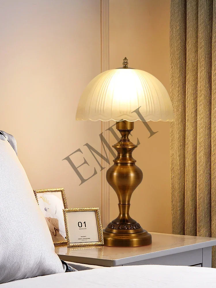 modern creativity, sense of luxury, remote control, warm wedding study, living room, bedroom, bedside table lamp