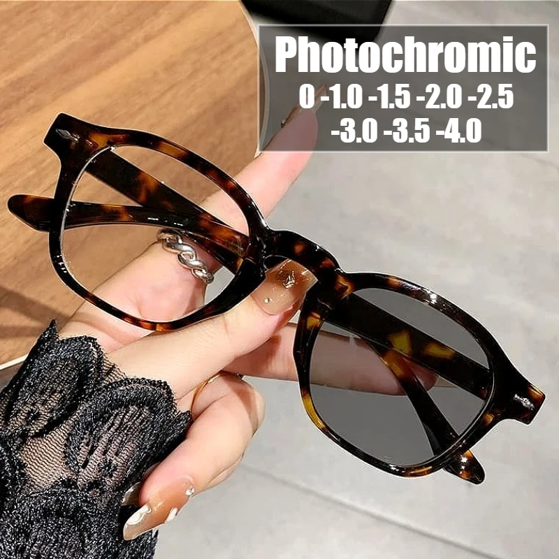 

Fashionable Photochromic Myopia Glasses for Women Leopard Anti Blue Light Near-sighted Finished Eyeglasses Diopters 0 To -4.0