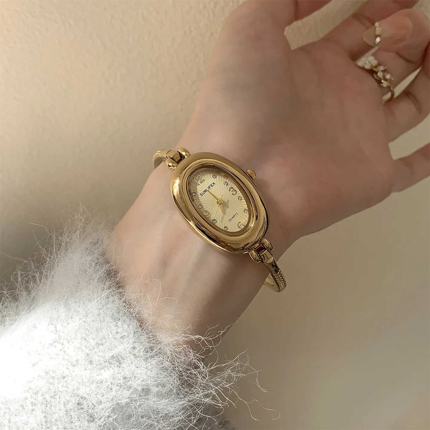 Quartz Wrist Watch with Gold Stainless Steel Band and Oval Dial Scottie 9780d Luxury Ladies Watch - Oval Design 24mm Band main image 2