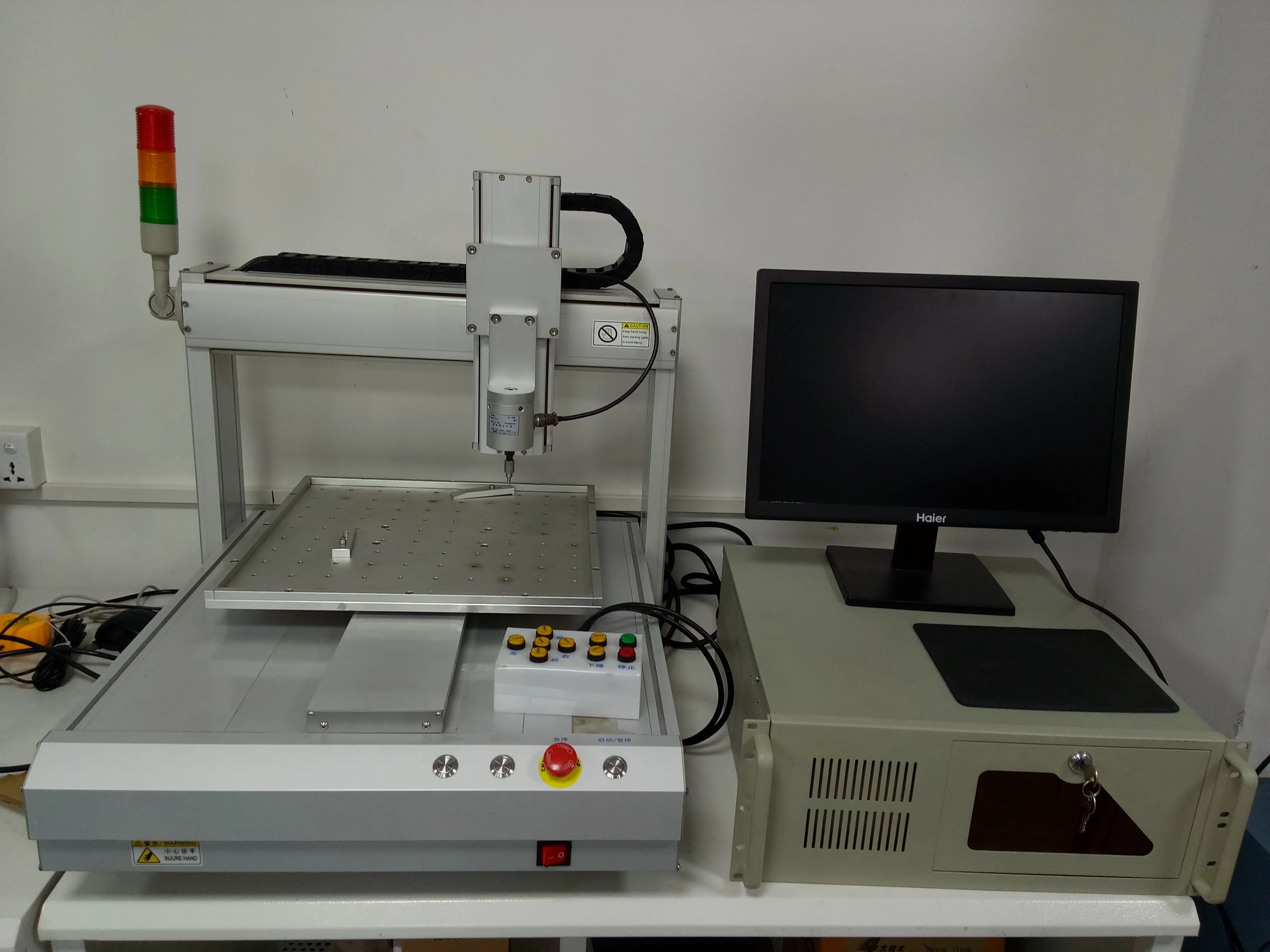 Drie-assige knoptype perstype lastslag curve testmachine